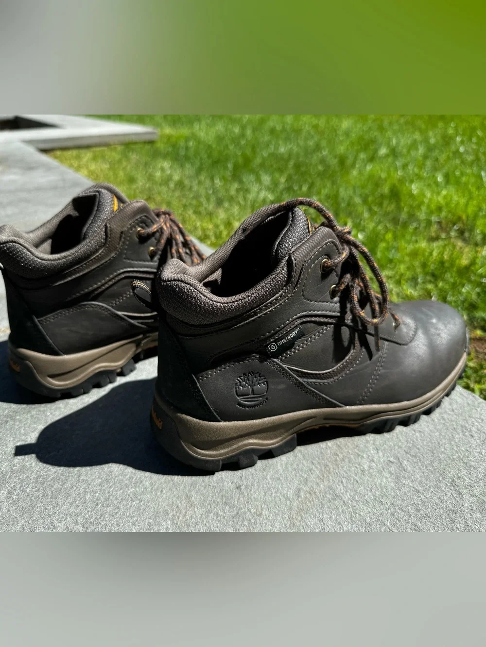 Timberland Kids' Mt. Maddsen Mid Waterproof Hiking Boots size 5.5 Boys